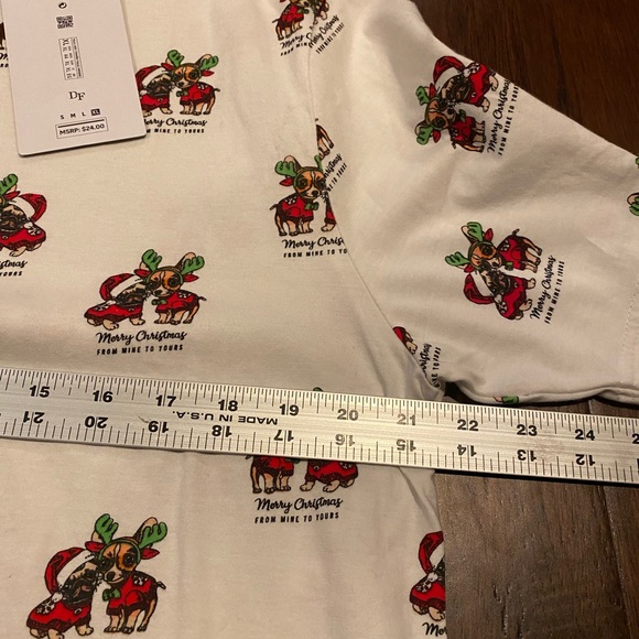 NWT Christmas T-shirt with Chihuahua & Pug - XL - Picture 6 of 6